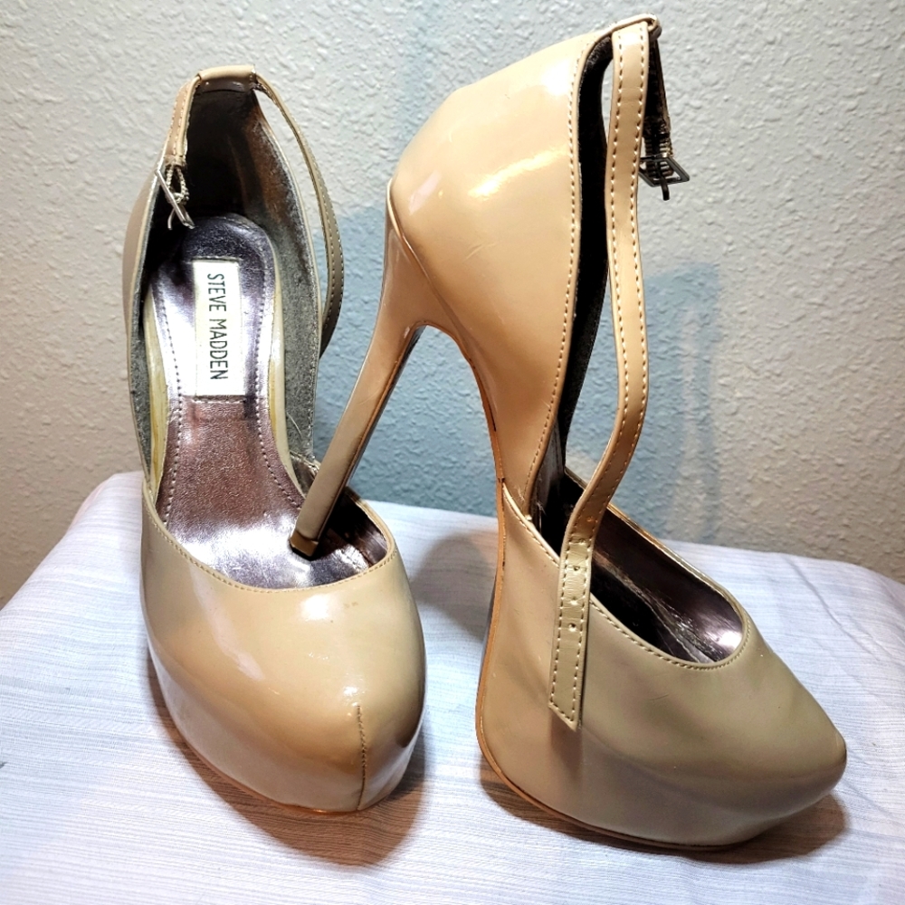 Sexy Steve Madden Naia Pumps Size 6
